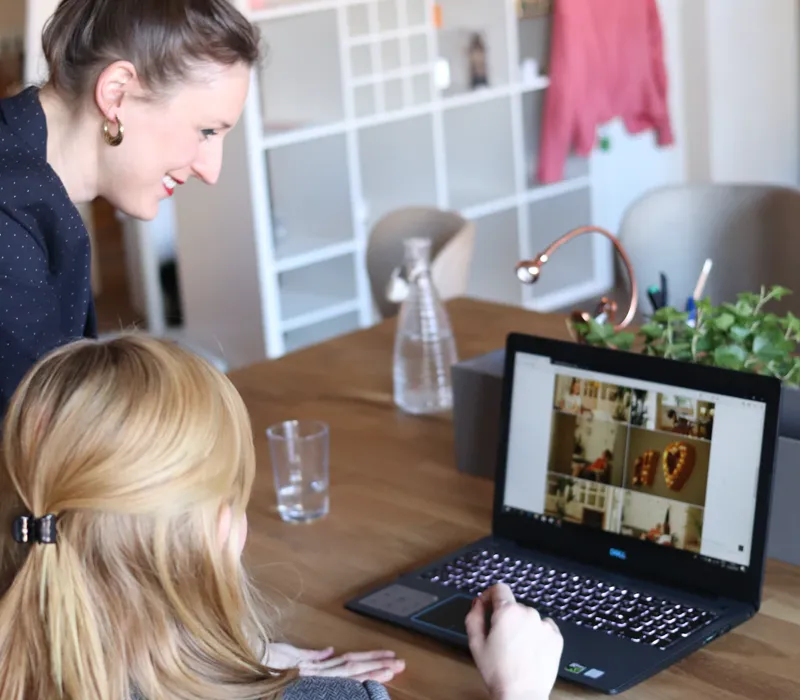 career advice for graphic designing internship